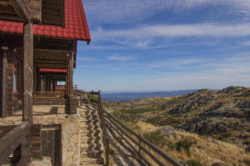 Luna Chalets Da Montanha - Serra Da Estrela Covilha Ruang foto